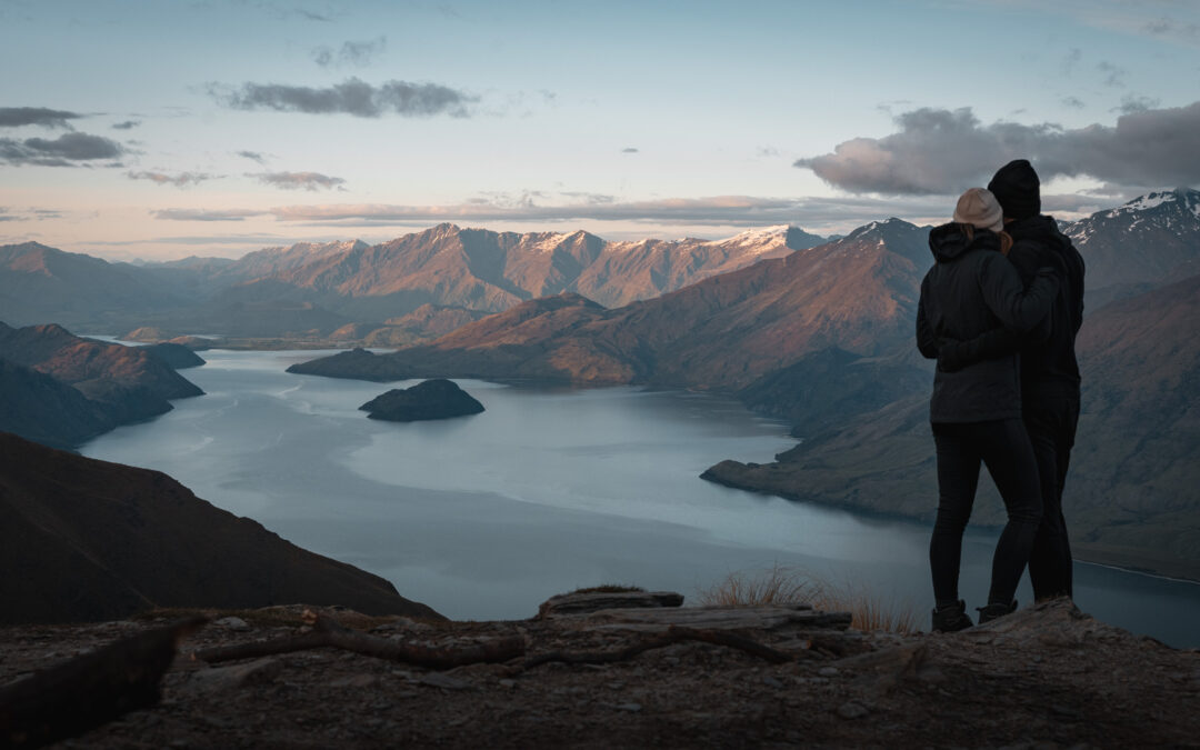 Om 2.00 uur op voor zonsopgang op een bergtop
